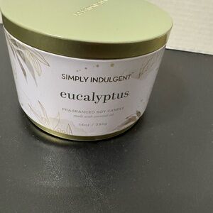 Eucalyptus Fragranced Soy Candle - Green